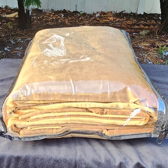 Gold Velvet Drapes with Grommets NEW, never used - Picture 4 of 4